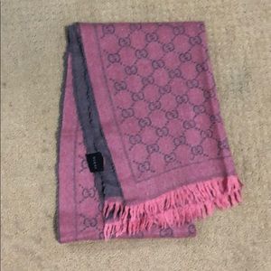 Gucci pink and gray wool scarf